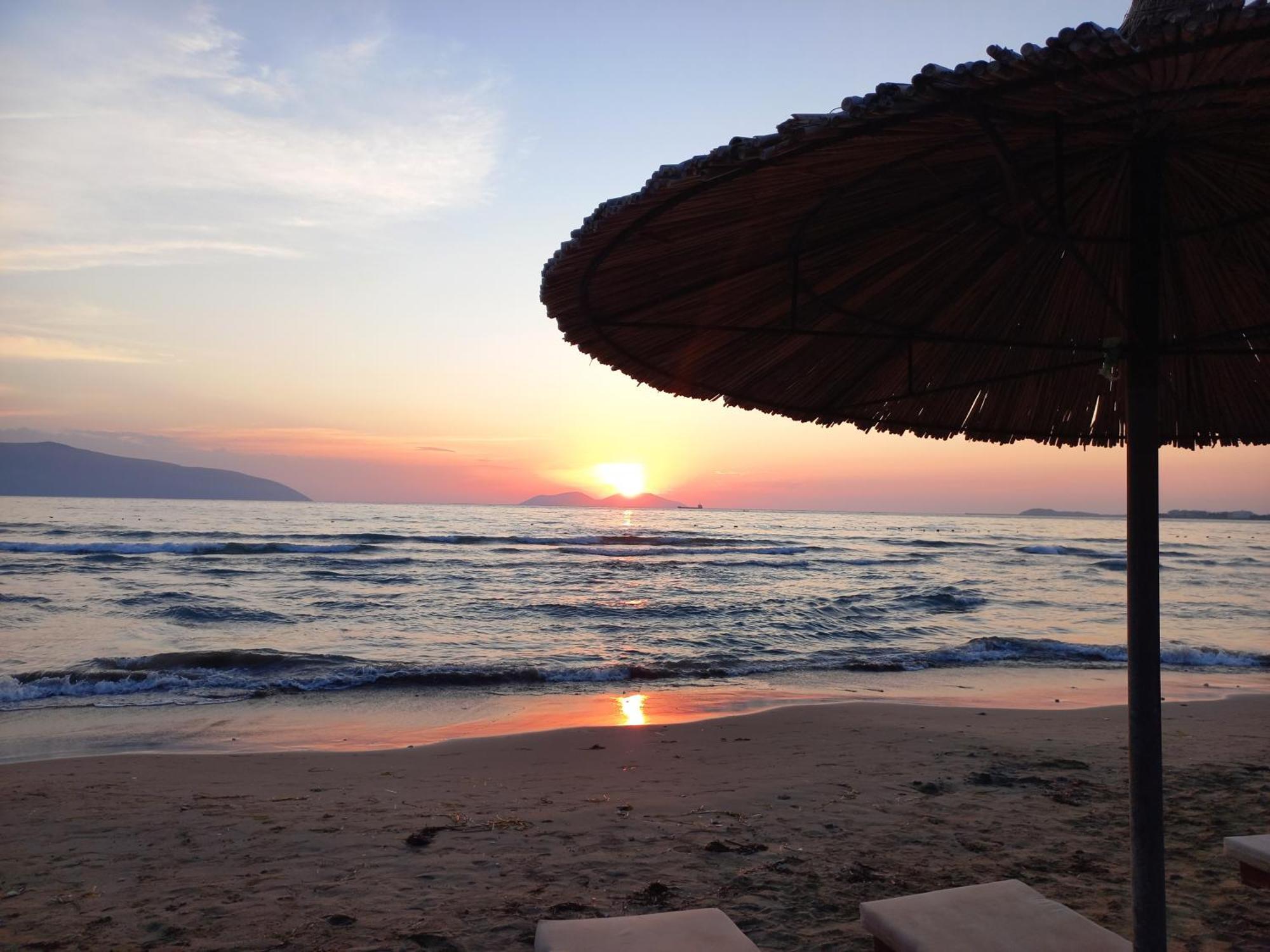 Lungomare Apartament Sea View วญอเรอ ภายนอก รูปภาพ
